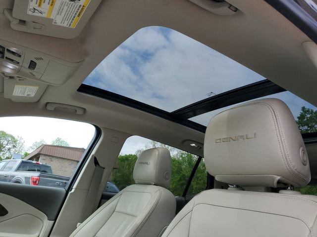 Used 2018 GMC Terrain Denali w/ Driver Alert Package II AWD/4WD image 18