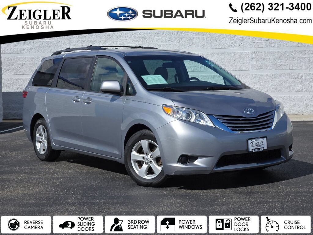 Used 2015 Toyota Sienna LE FWD image 1
