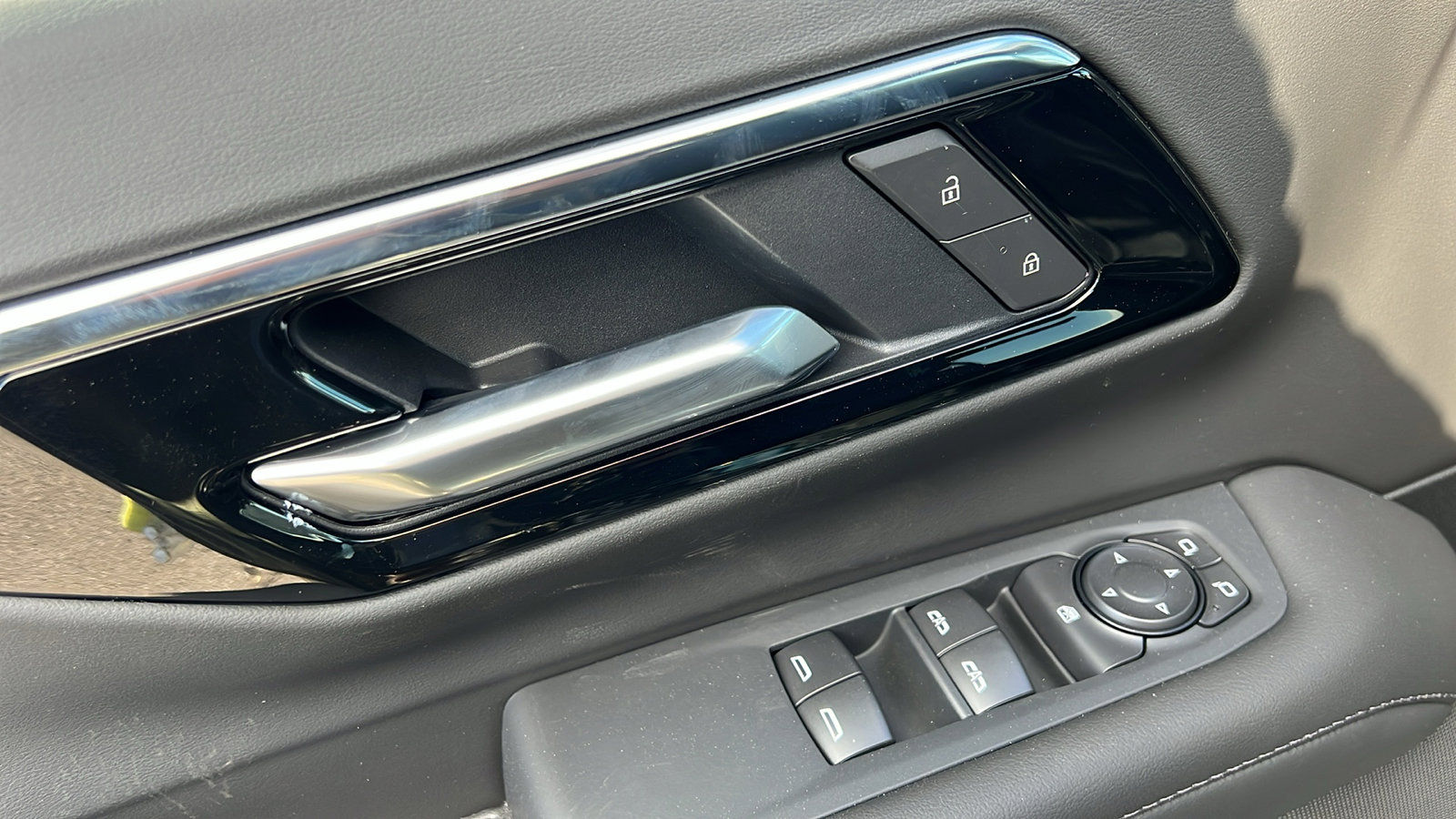 New 2026 Chevrolet Suburban LS image 18