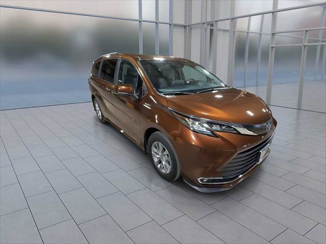Certified 2023 Toyota Sienna XLE w/ XLE Plus Package video 2