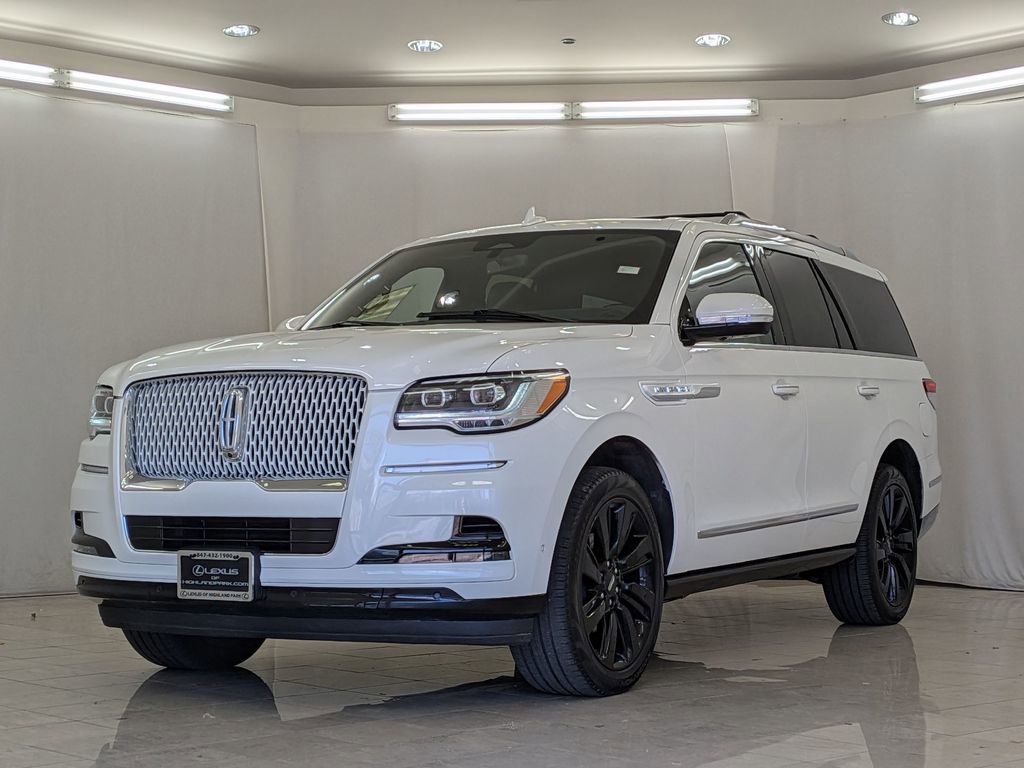Used 2023 Lincoln Navigator Reserve image 4