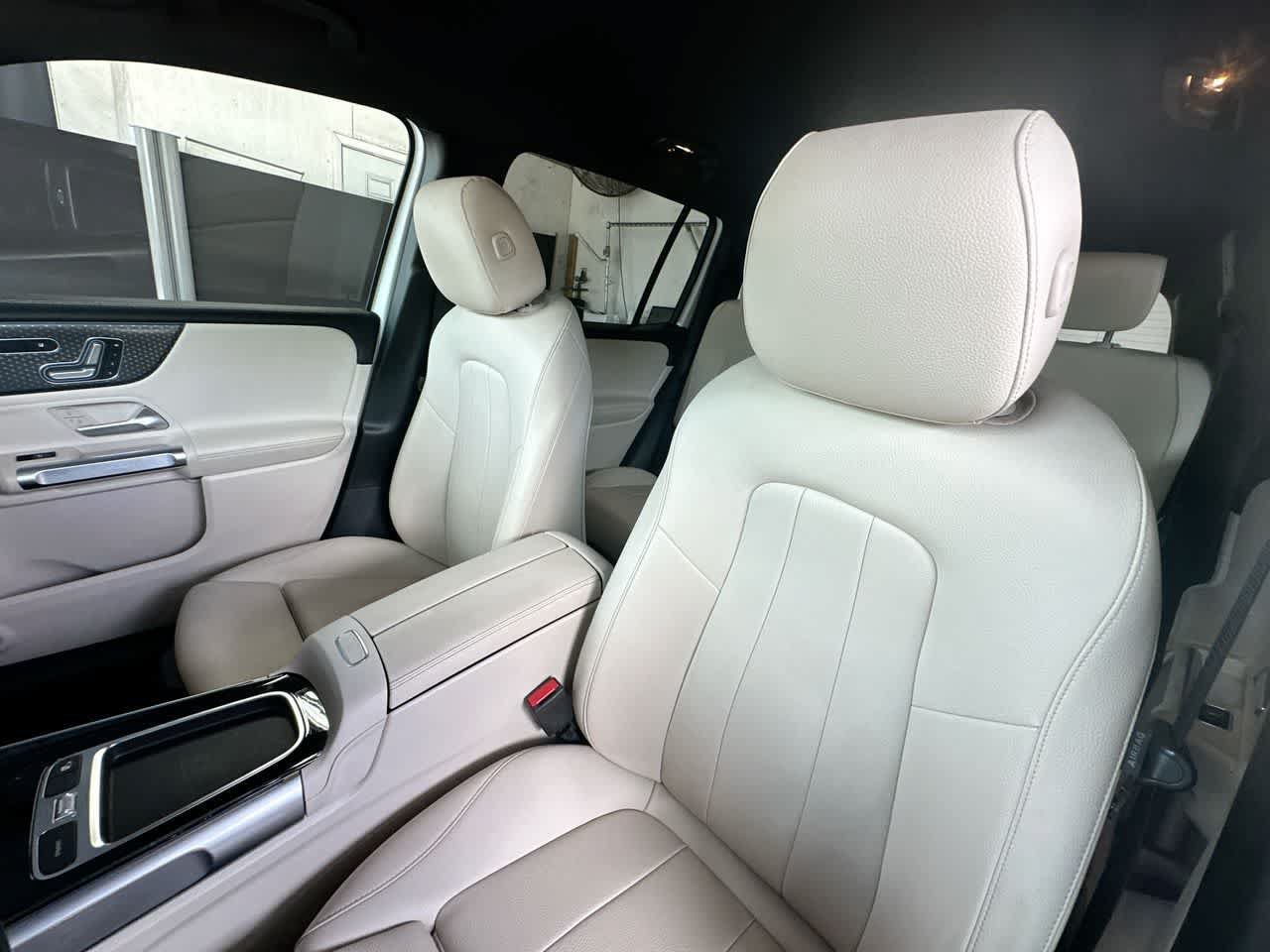Used 2025 Mercedes-Benz GLB 250 image 14