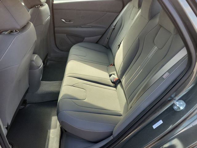 Used 2025 Hyundai Elantra SEL FWD image 26