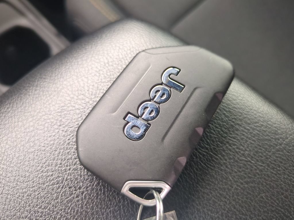 Used 2024 Jeep Gladiator Sport AWD/4WD image 34