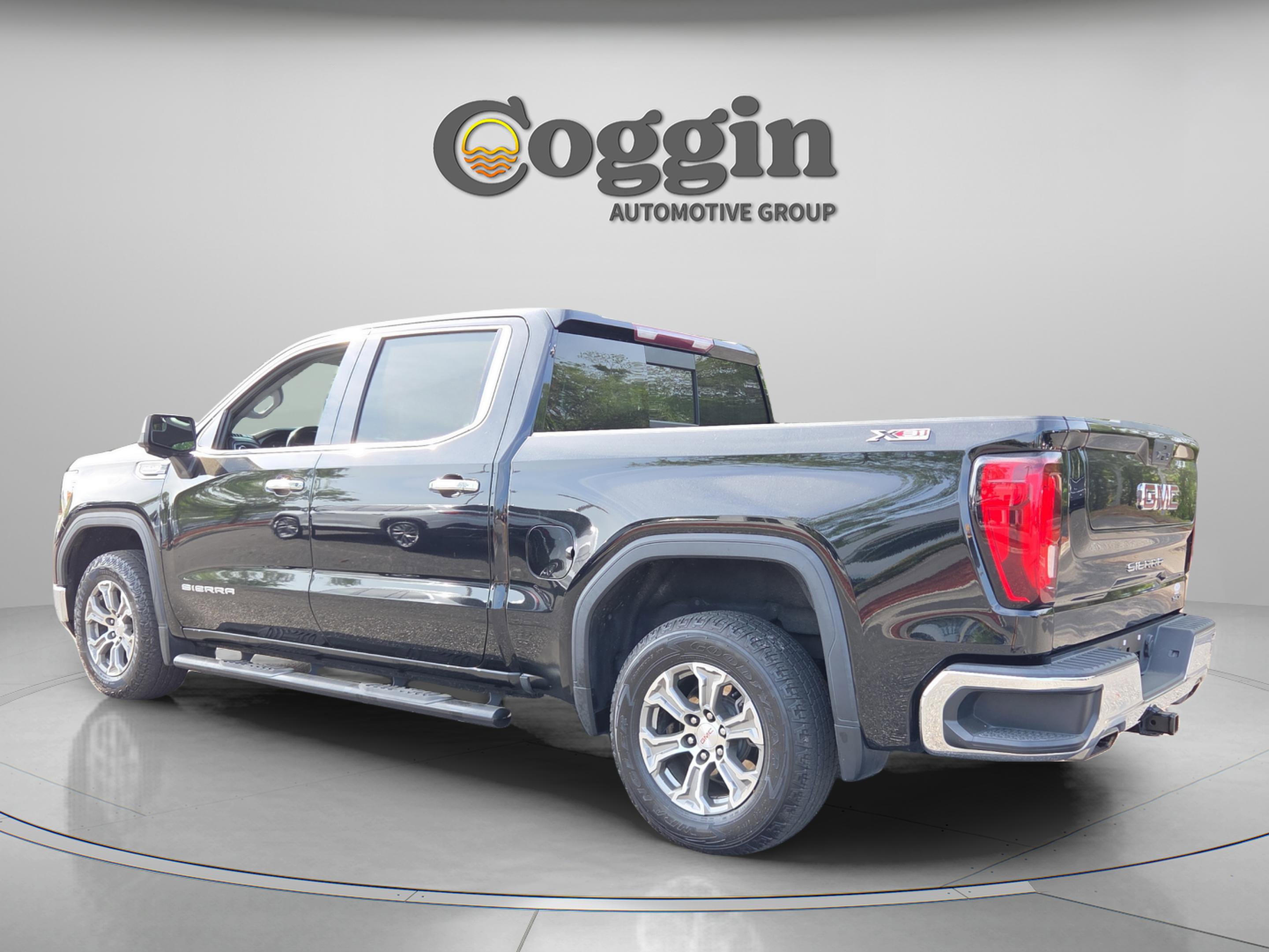 Used 2021 GMC Sierra 1500 SLT w/ SLT Convenience Package image 3