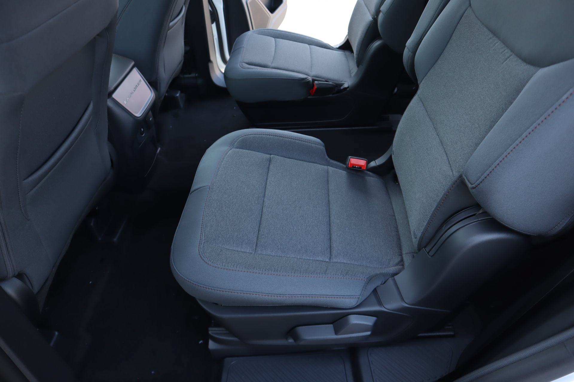 New 2026 Ford Explorer Active RWD image 13