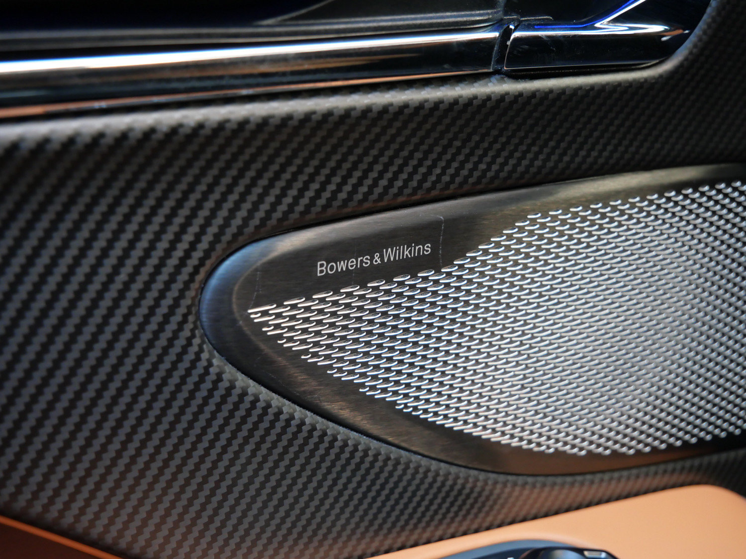Used 2024 Aston Martin DB12 Coupe RWD image 23