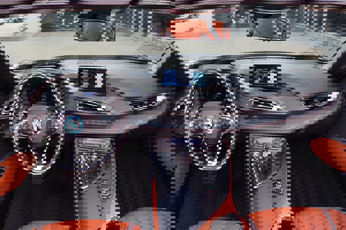 Used 2019 BMW i8 Roadster image 17