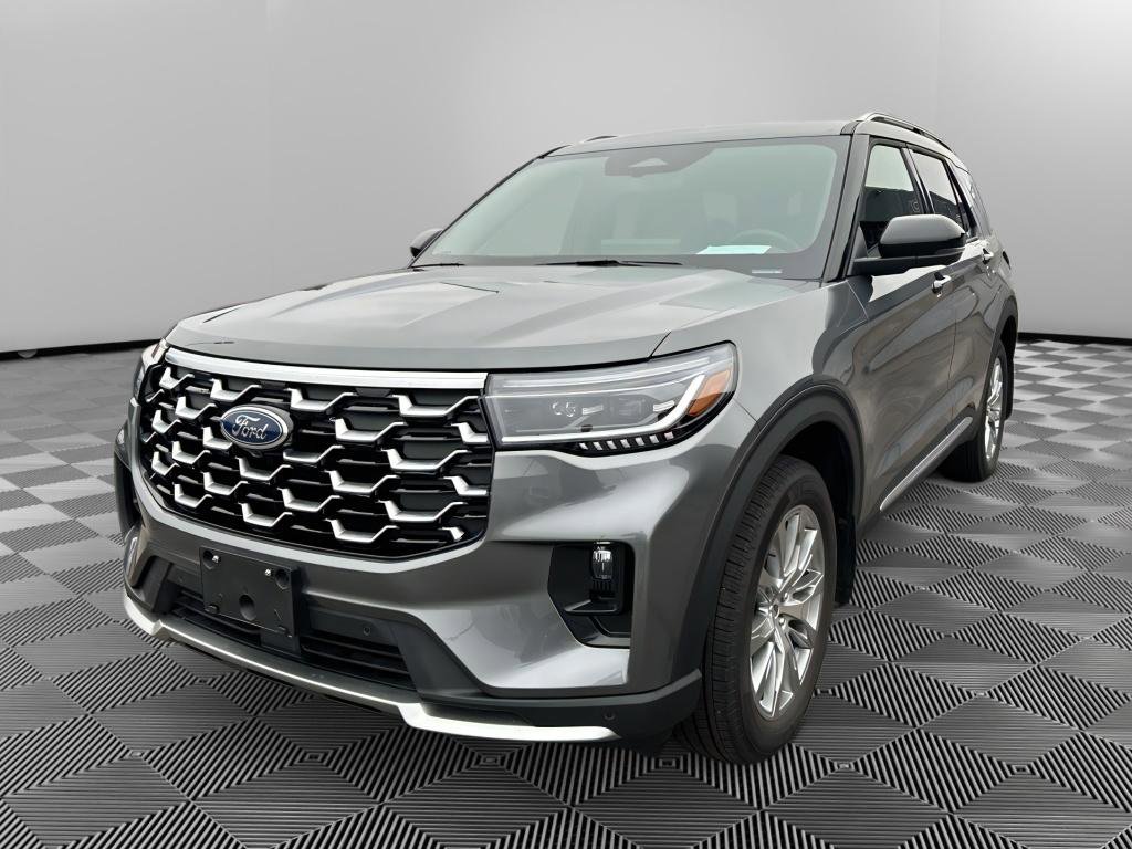 Used 2025 Ford Explorer Platinum image 3