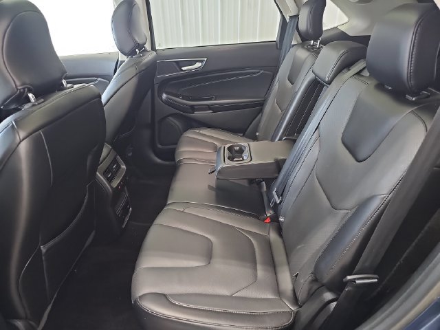 Used 2018 Ford Edge Titanium w/ Equipment Group 301A AWD/4WD image 36