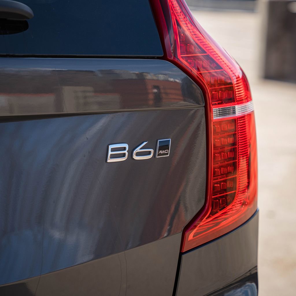 Certified 2024 Volvo XC90 B6 Plus w/ Protection Package image 6