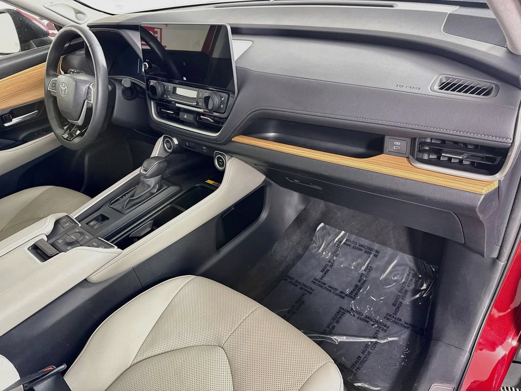Certified 2024 Toyota Grand Highlander AWD image 35