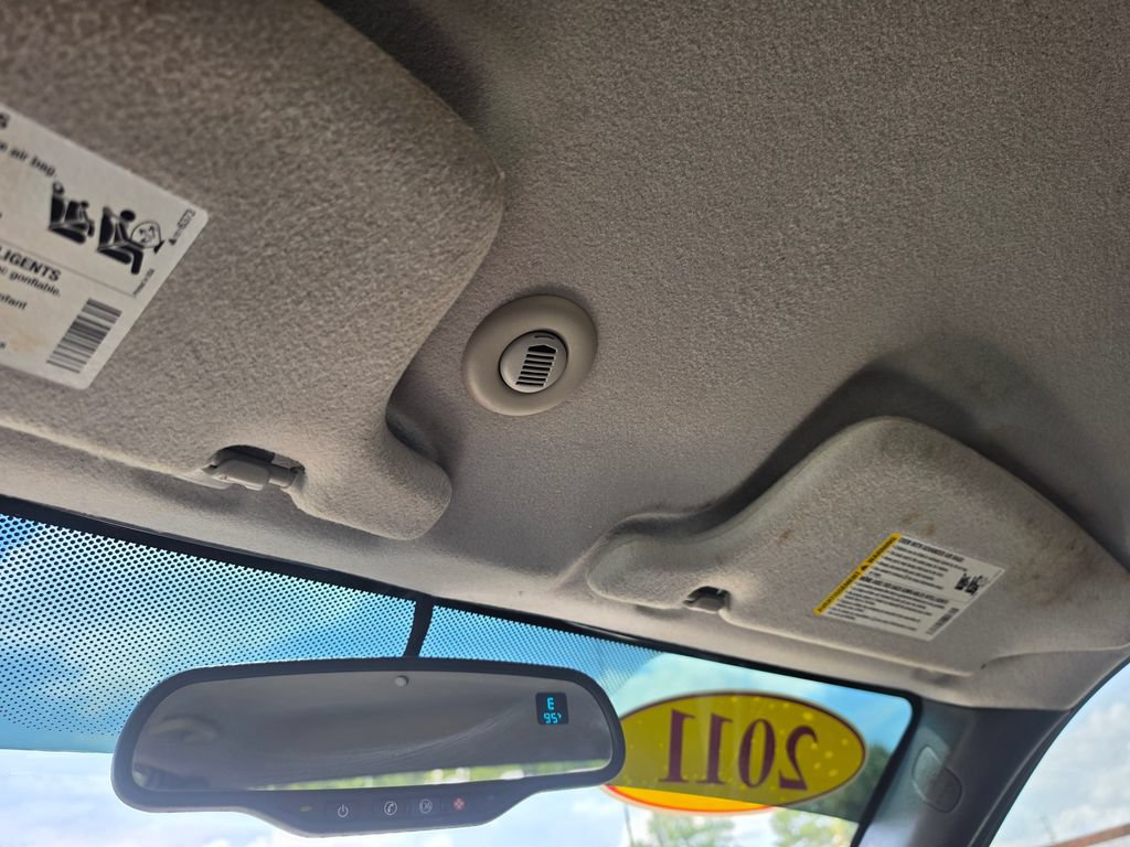 Used 2011 GMC Canyon SLE RWD image 29