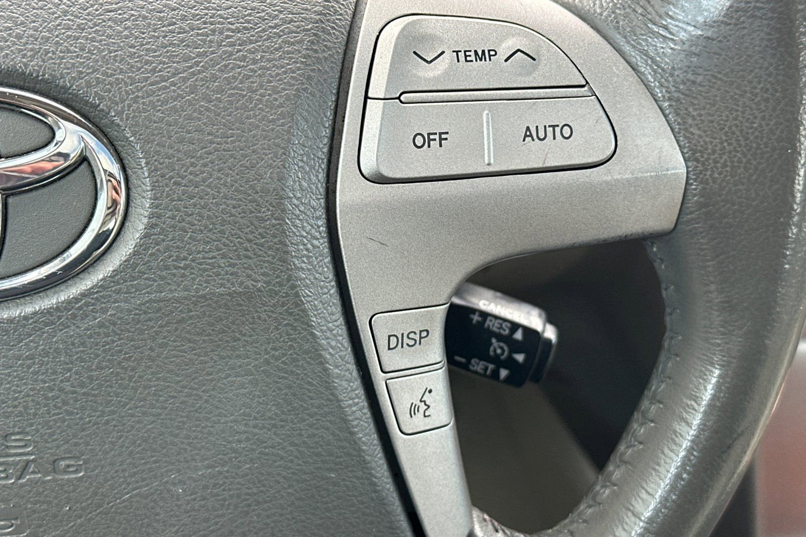 Used 2011 Toyota Camry XLE FWD image 25