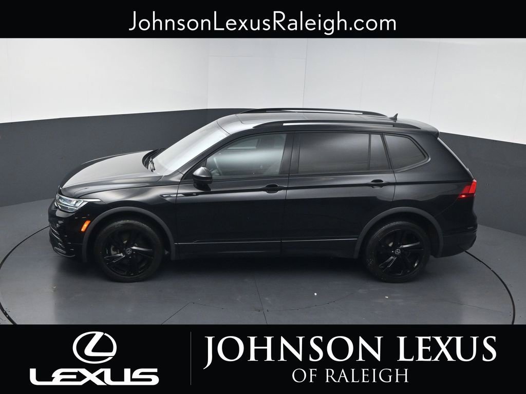 Used 2024 Volkswagen Tiguan SE R-Line FWD image 25