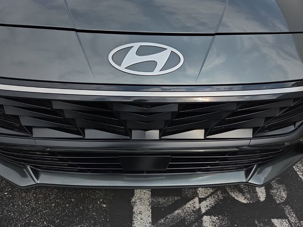 Certified 2024 Hyundai Elantra SEL w/ Convenience Package FWD image 16