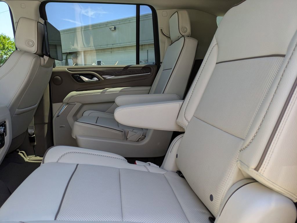 Used 2023 GMC Yukon XL Denali AWD/4WD image 15