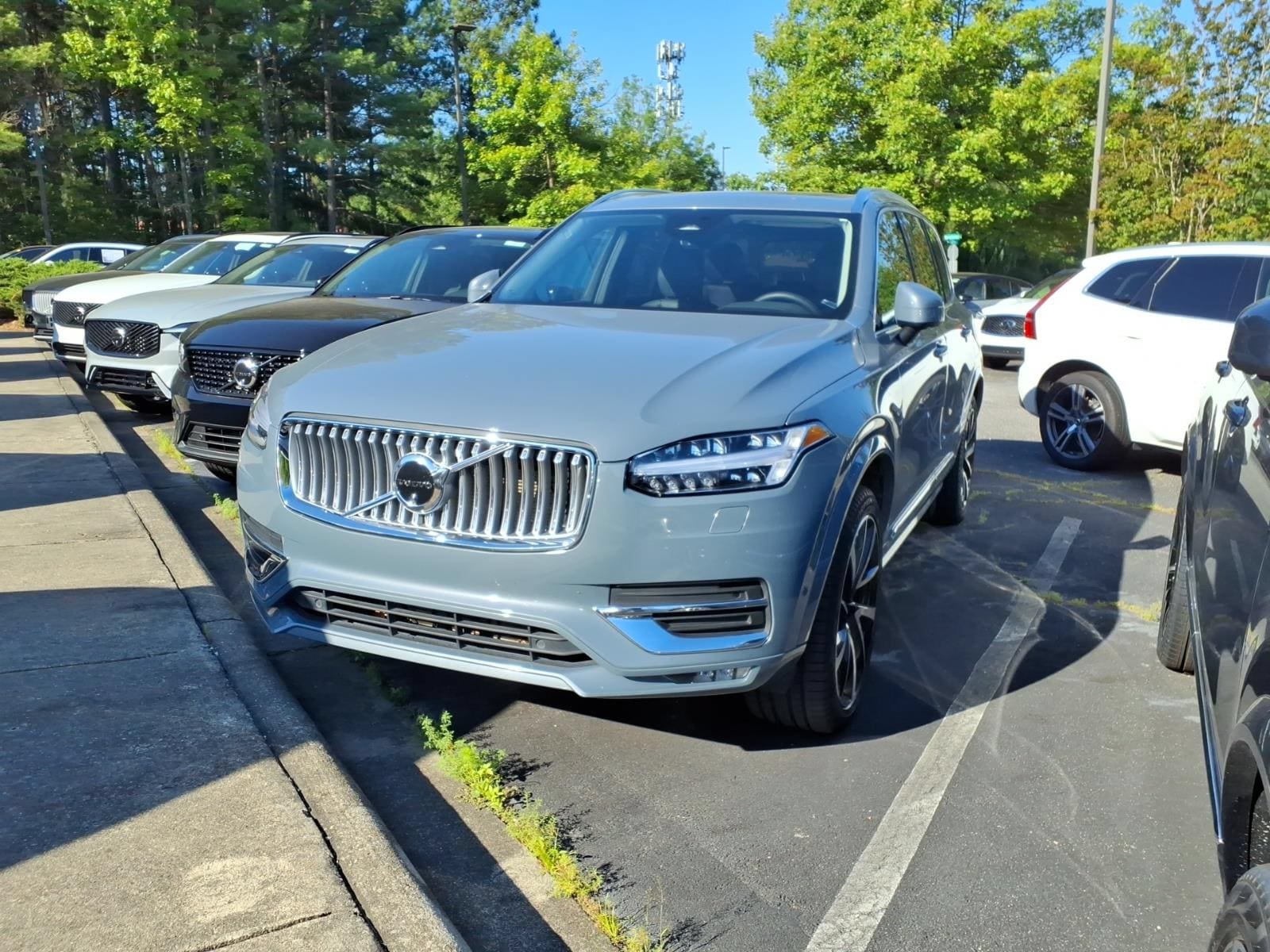 Certified 2023 Volvo XC90 B6 Plus w/ Protection Package Premier AWD/4WD image 4