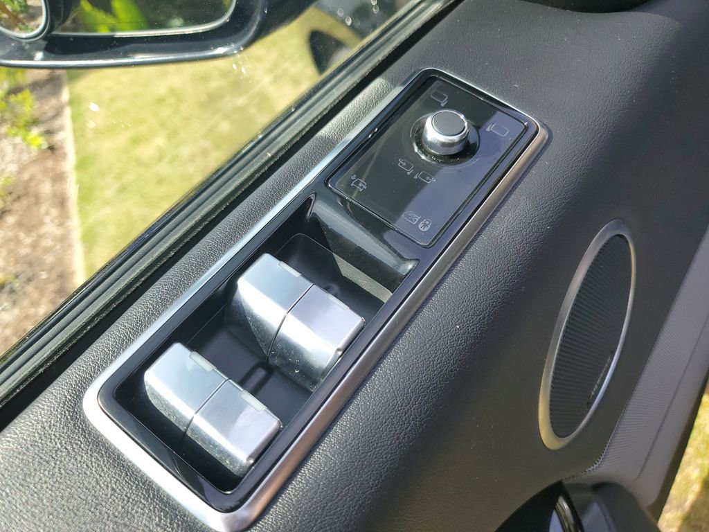 Used 2020 Land Rover Range Rover Sport HSE image 24