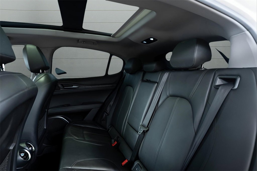 Used 2021 Alfa Romeo Stelvio Sprint w/ Nero Edizione image 25