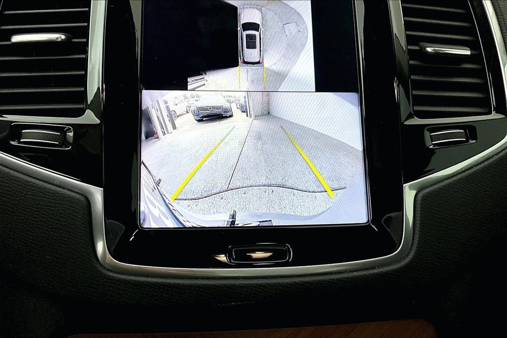 Certified 2024 Volvo XC90 B6 Plus AWD/4WD image 28