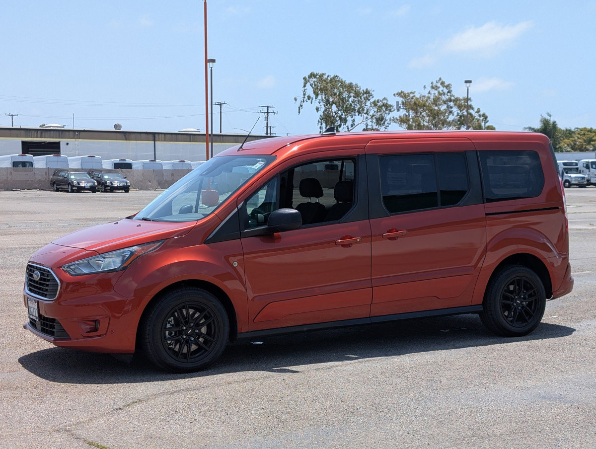 Used 2022 Ford Transit Connect XLT image 5