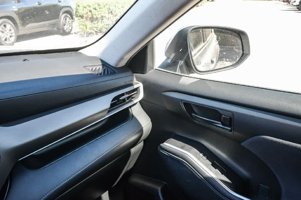 Certified 2023 Toyota Highlander LE AWD/4WD image 21