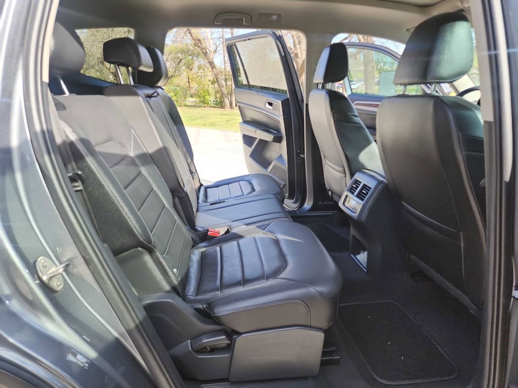 Used 2020 Volkswagen Atlas SEL R-Line AWD/4WD image 36