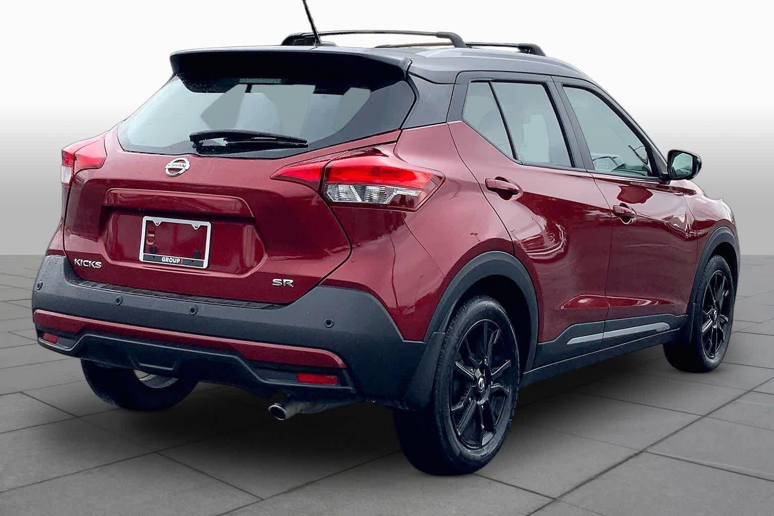 Used 2020 Nissan Kicks SR w/ SR Premium Package FWD image 13