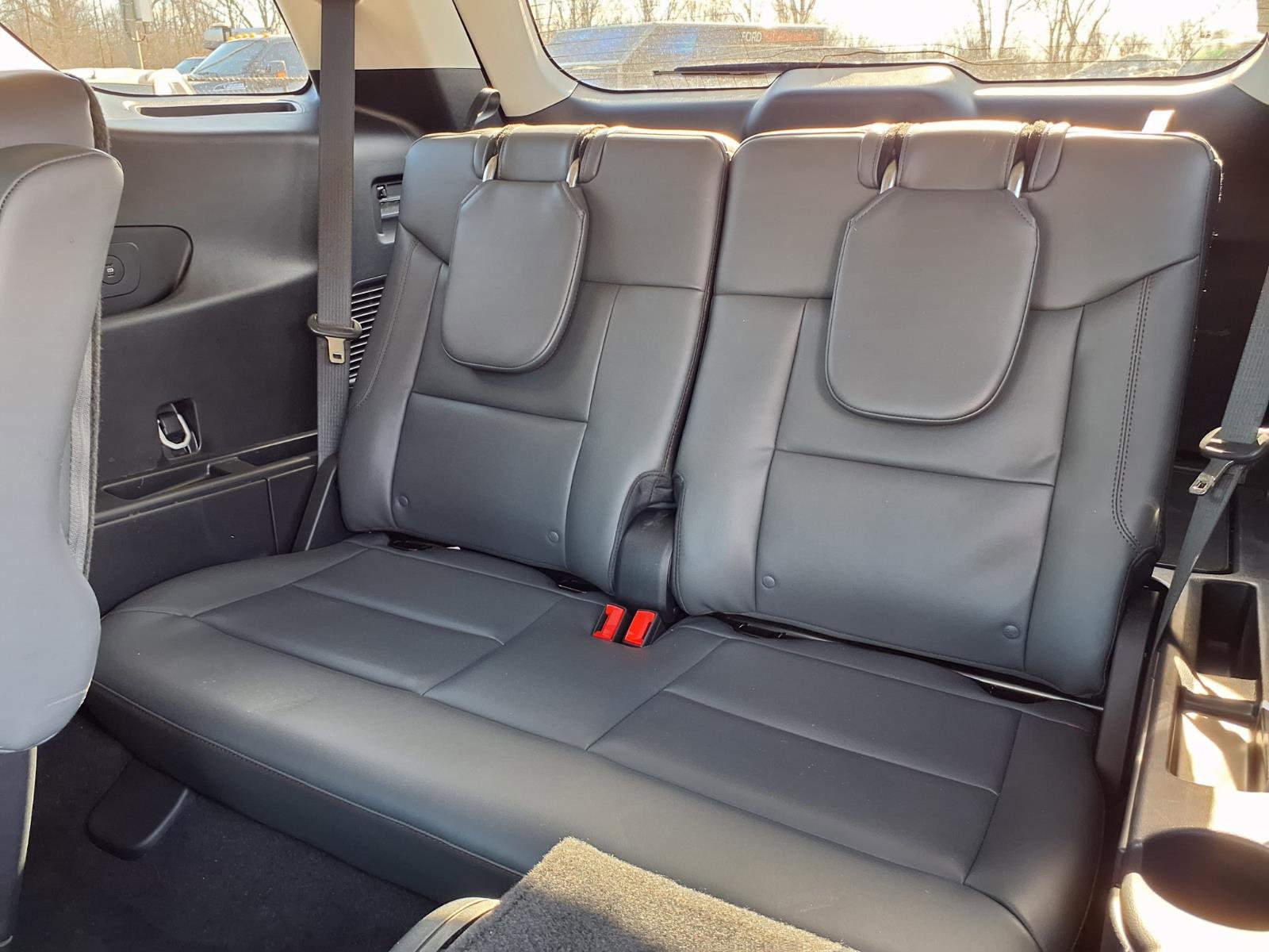 Used 2025 Ford Explorer Active w/ Active Comfort Package image 8