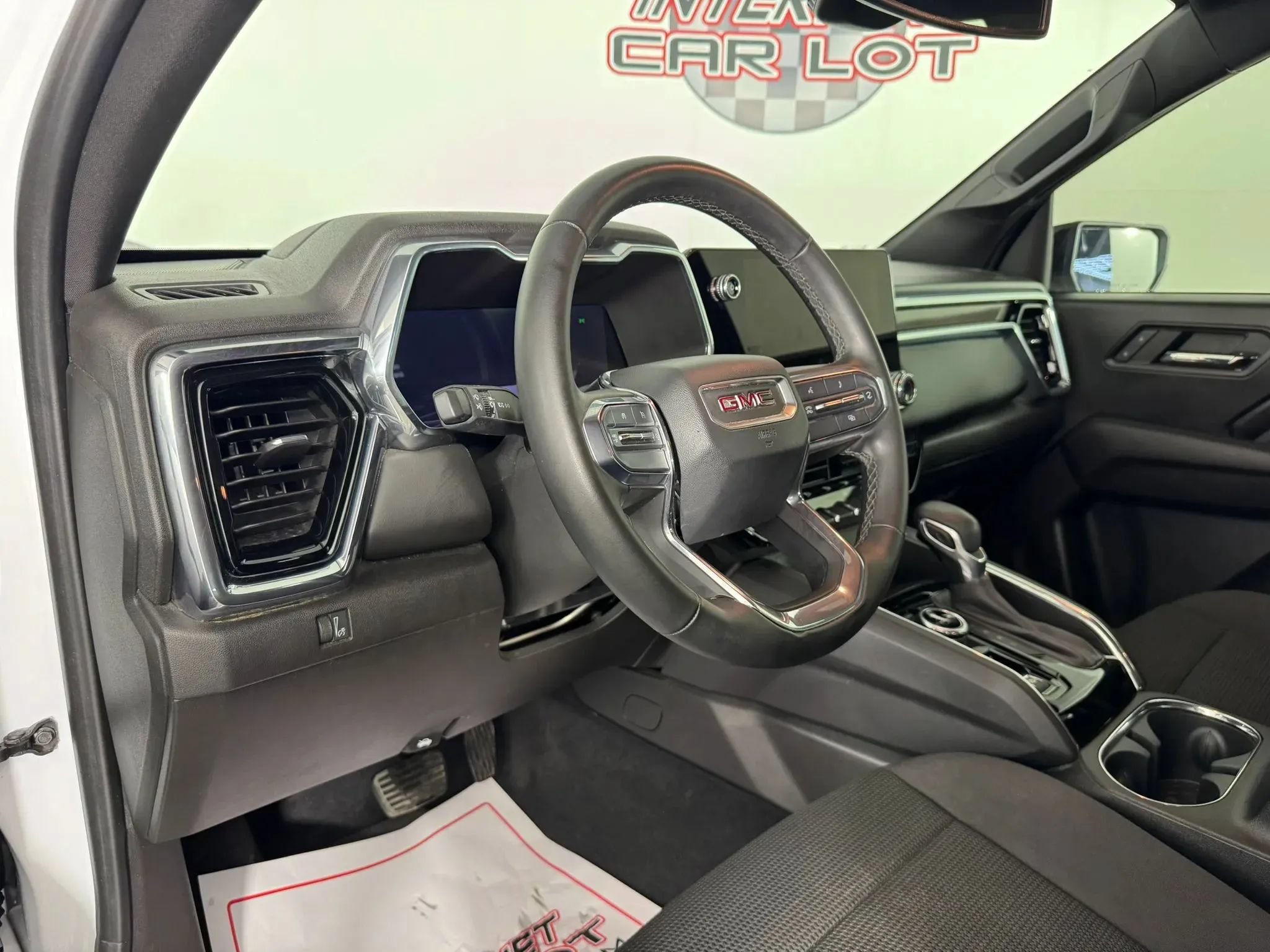 Used 2024 GMC Canyon Elevation w/ Convenience Package AWD/4WD image 8