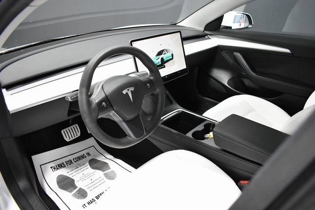 Used 2023 Tesla Model 3 Performance image 4
