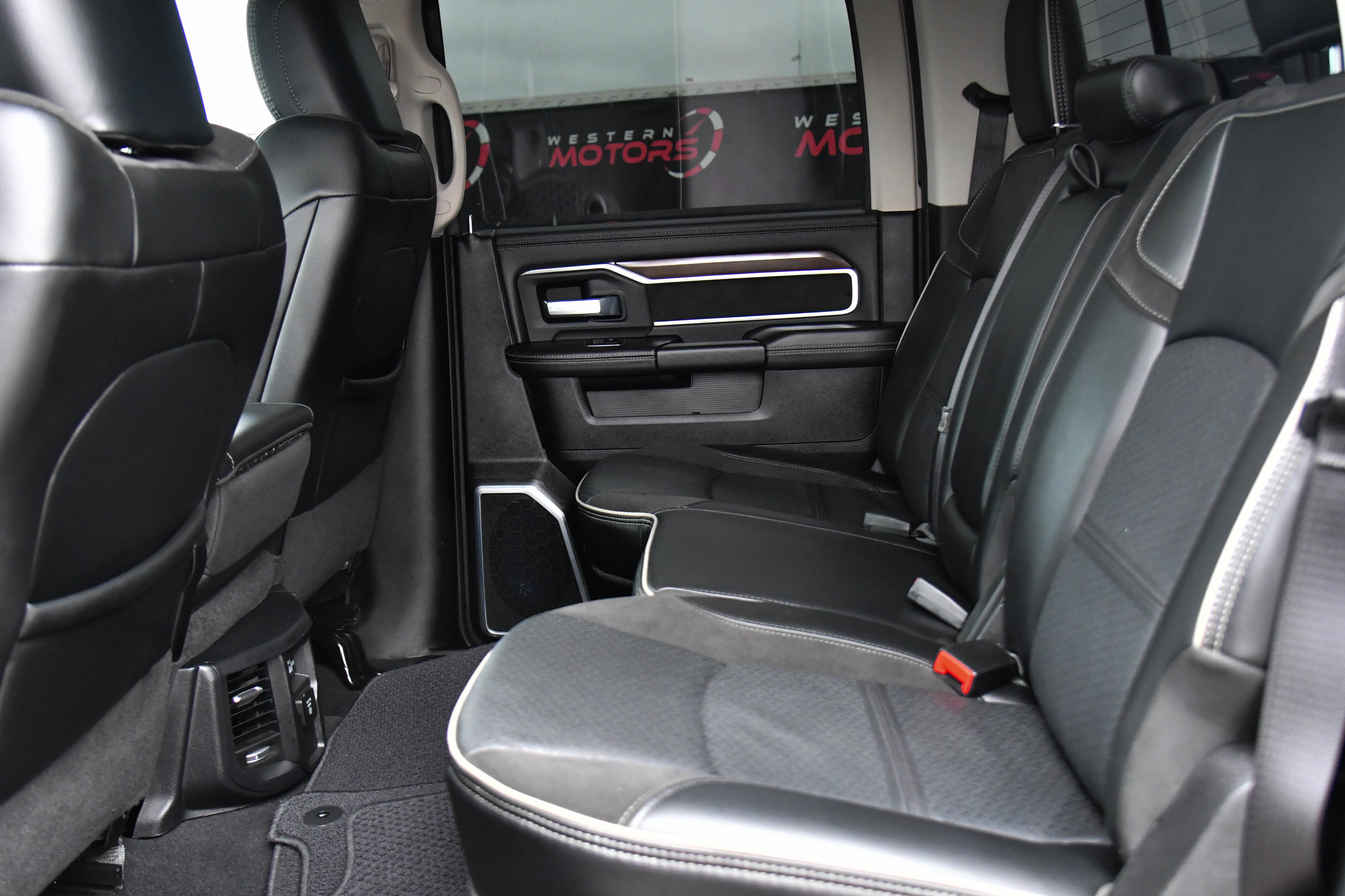 Used 2024 RAM 2500 Laramie image 39