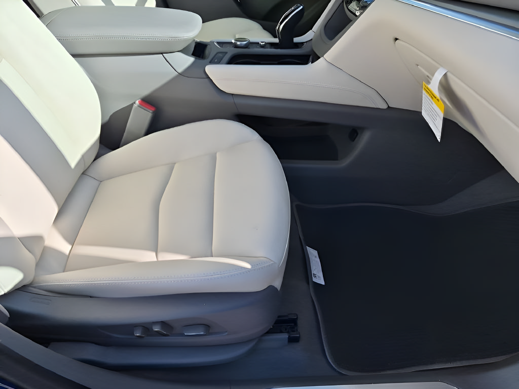 New 2026 Cadillac XT5 Premium Luxury w/ Driver Assist Package FWD image 19