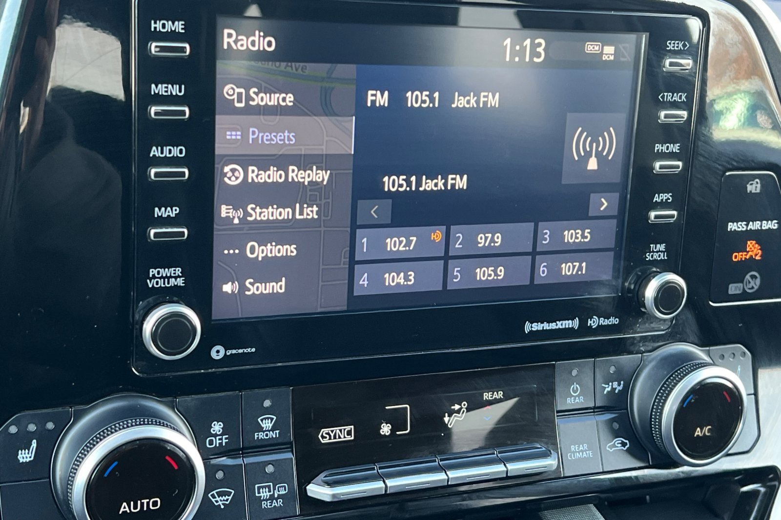 Certified 2021 Toyota Highlander XLE image 16