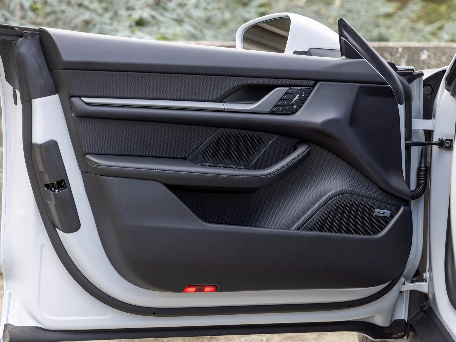 New 2025 Porsche Taycan image 19