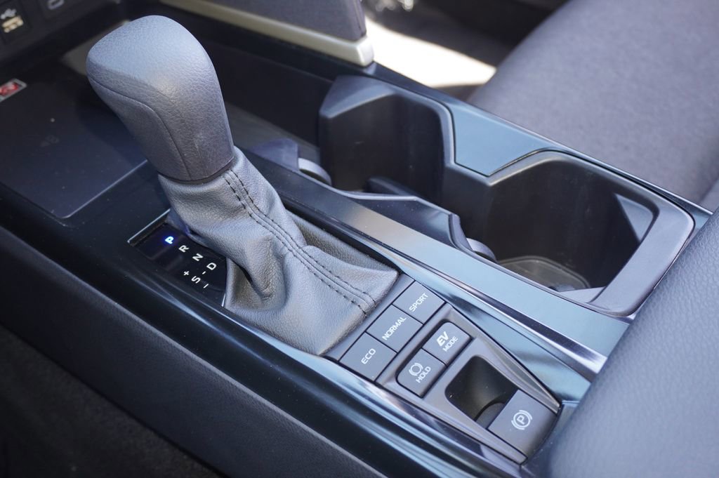 Used 2025 Toyota Camry LE image 18