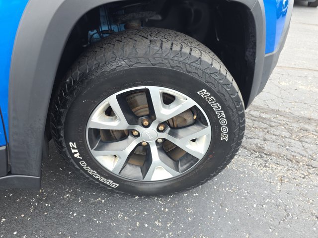 Used 2018 Jeep Cherokee Trailhawk w/ Comfort/Convenience Group AWD/4WD image 35