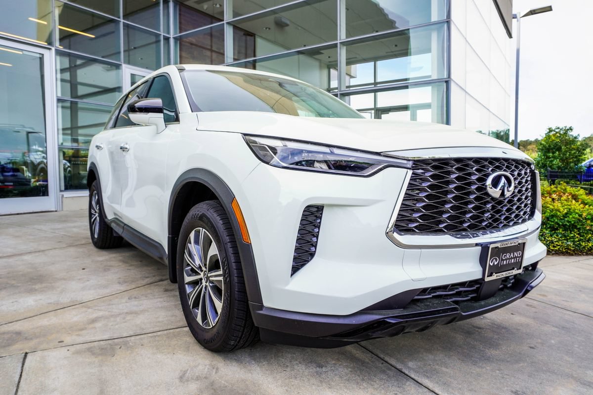 Used 2023 INFINITI QX60 Pure FWD image 4