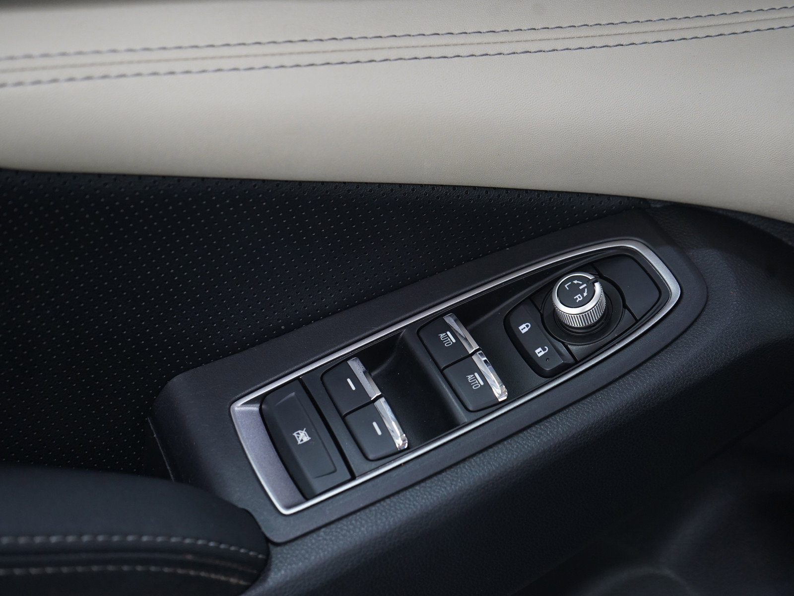 Used 2022 Subaru Ascent Limited image 23