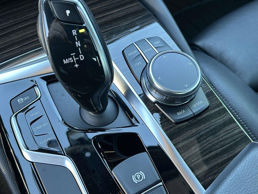 Used 2018 BMW 530i w/ Premium Package image 27