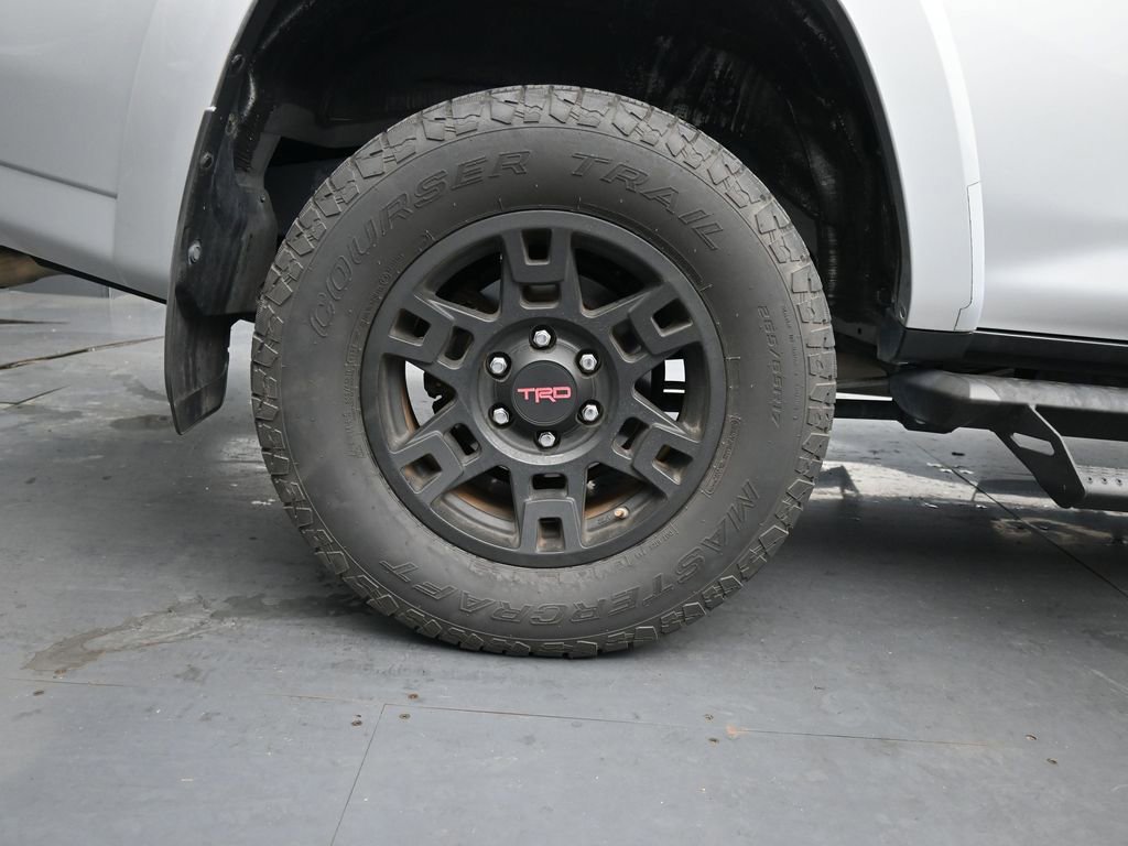 Used 2019 Toyota 4Runner SR5 Premium image 10