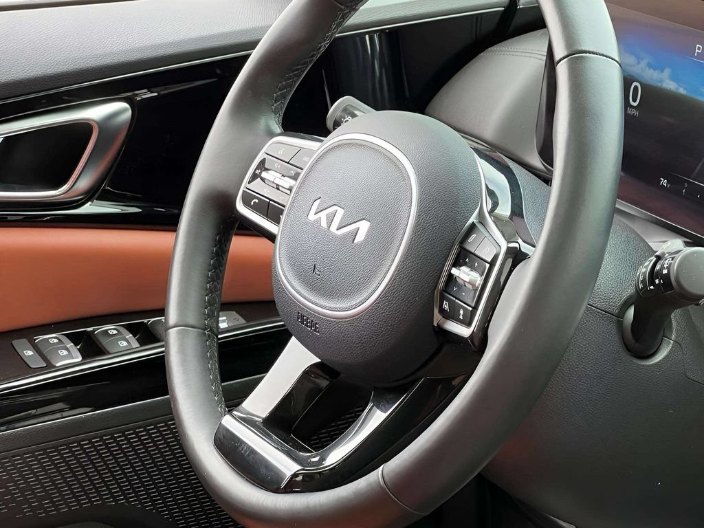 Used 2023 Kia Carnival SX Prestige FWD image 37
