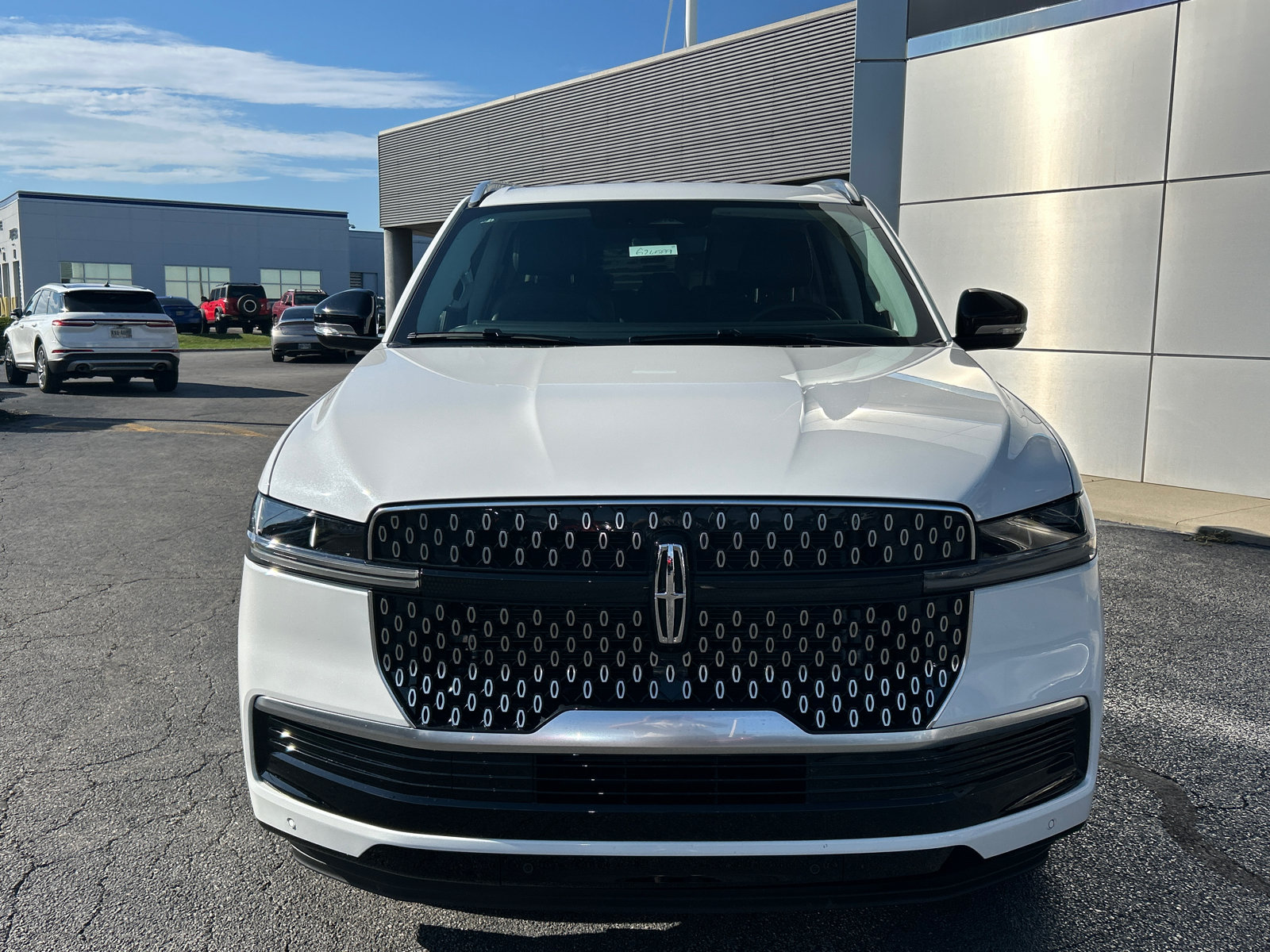 New 2026 Lincoln Navigator Reserve AWD/4WD image 2