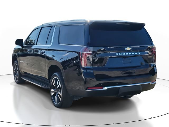 Used 2025 Chevrolet Suburban LS image 3