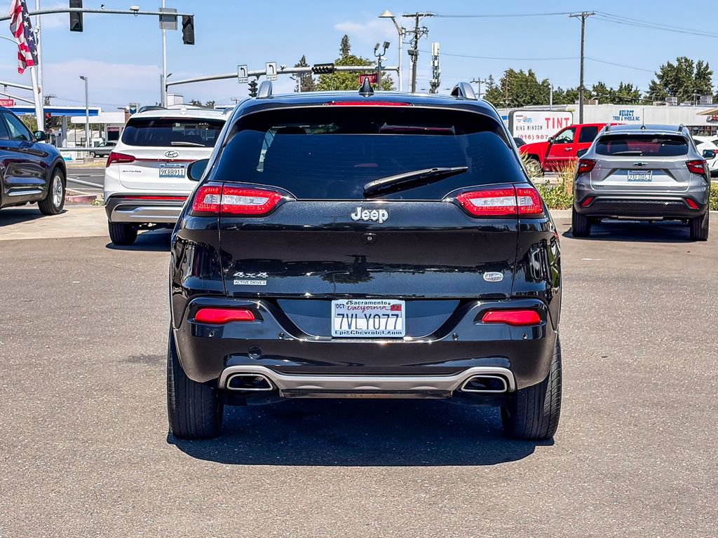 Used 2016 Jeep Cherokee Overland w/ Technology Group AWD/4WD image 3