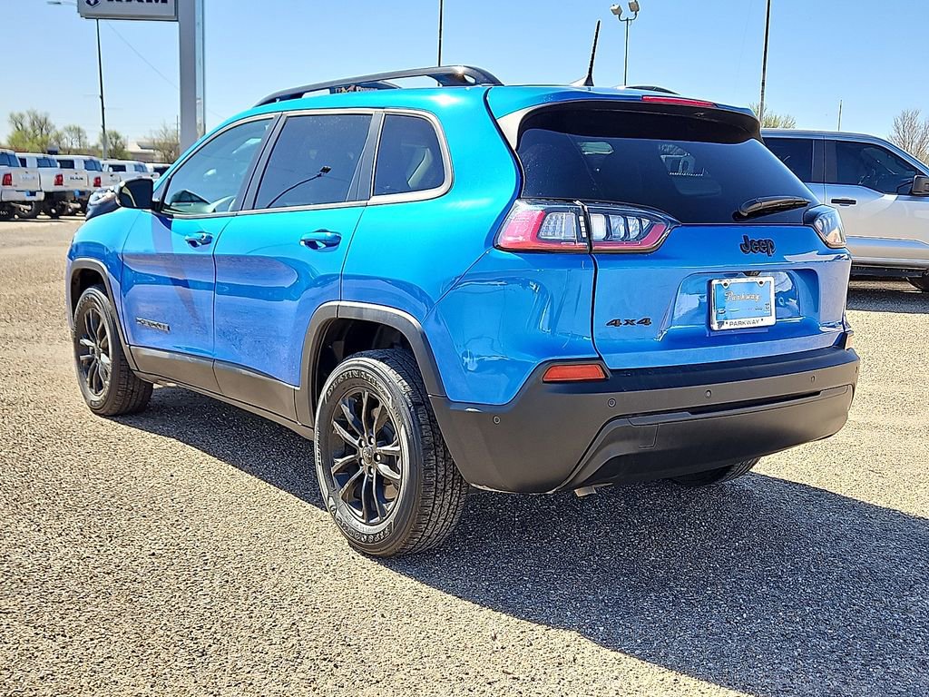 Used 2023 Jeep Cherokee Altitude Lux image 2