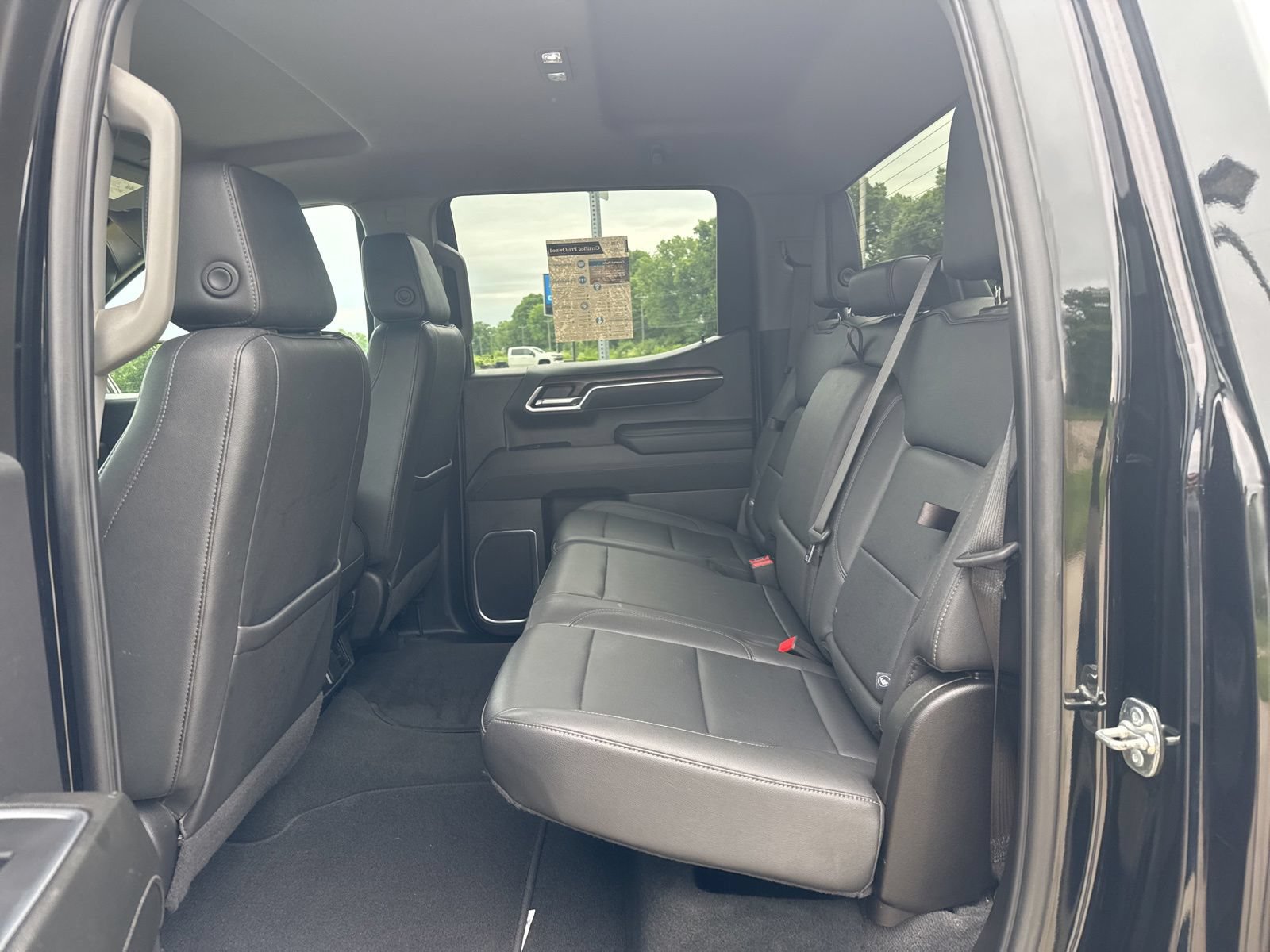 Used 2025 GMC Sierra 1500 SLT AWD/4WD image 14