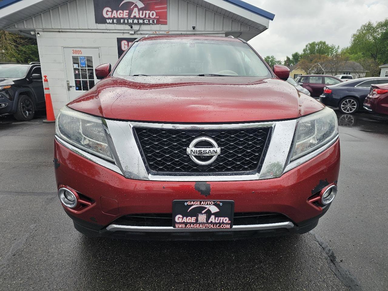 Used 2014 Nissan Pathfinder Platinum w/ Platinum Premium Package AWD/4WD image 3