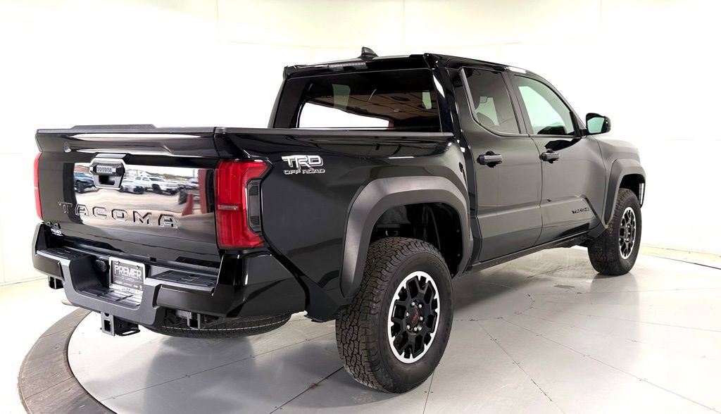 Used 2024 Toyota Tacoma TRD Off-Road AWD/4WD image 4